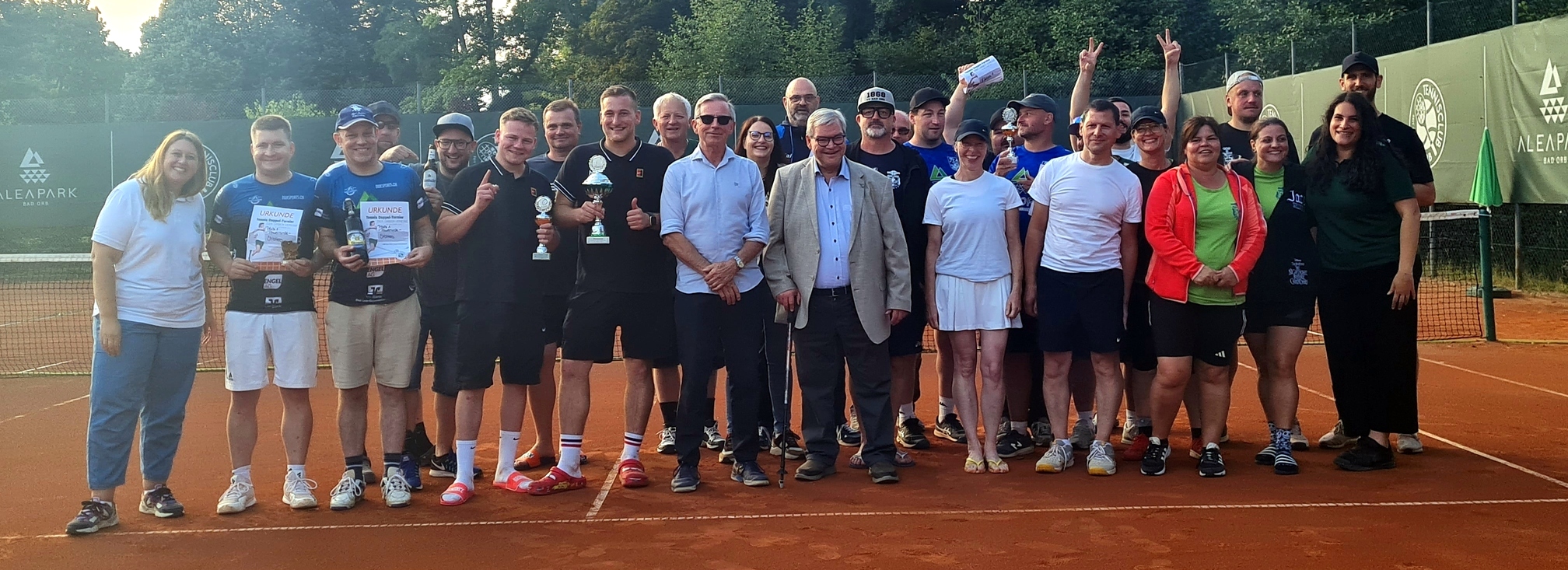 Gruppenbild der Turnierteilnehmer mit Turnierleitung' TdV